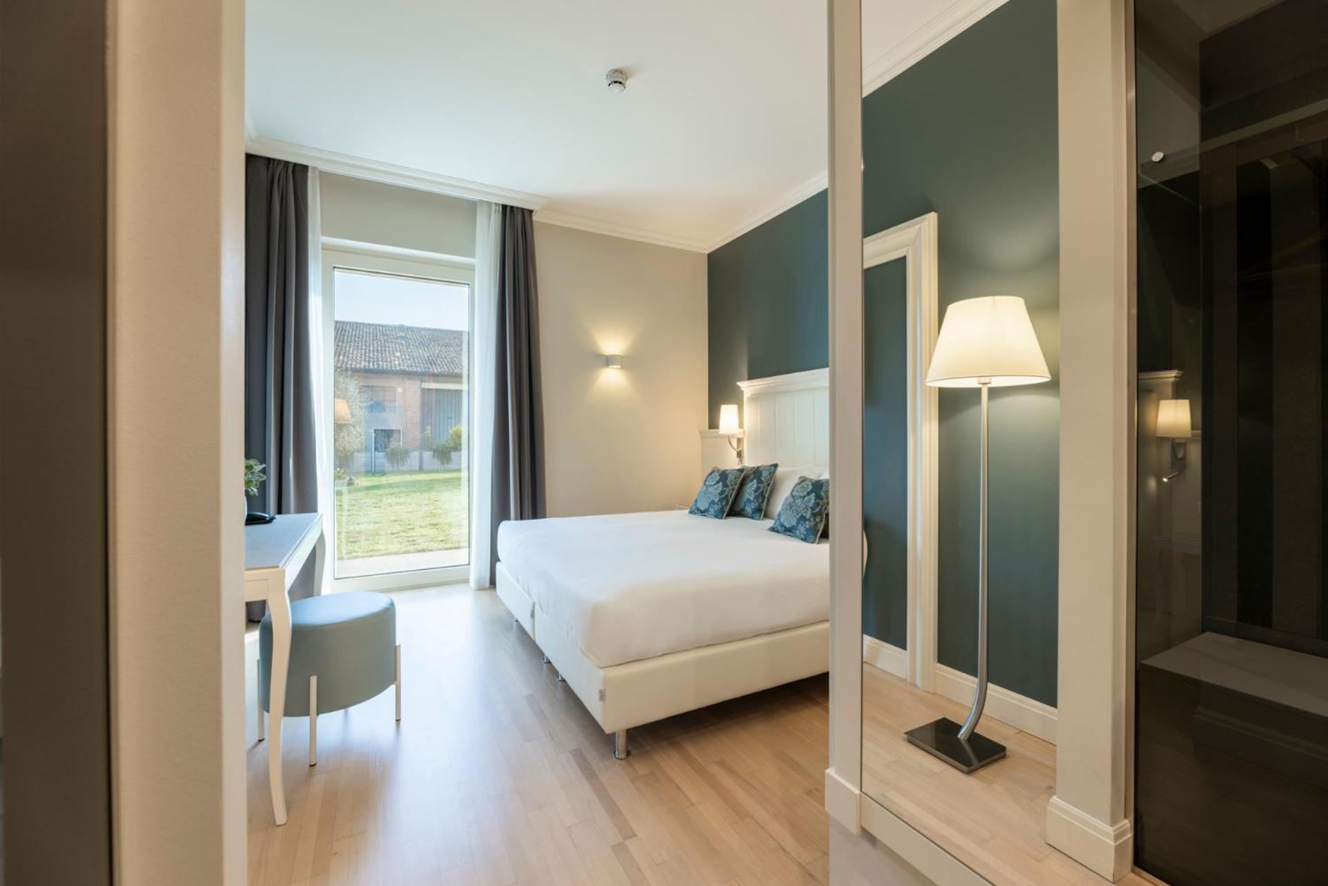 Hotel La Caporala Кастель-д'Аццано Экстерьер фото
