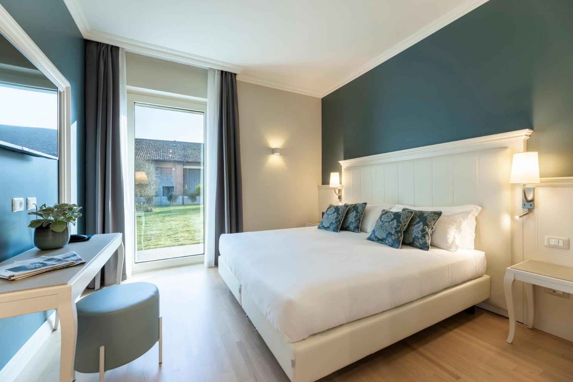 Hotel La Caporala Кастель-д'Аццано Экстерьер фото
